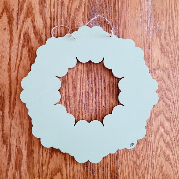 🍀💛🍀HANDPAINTED Wooden Shamrock Wreath - Picture 2 of 5